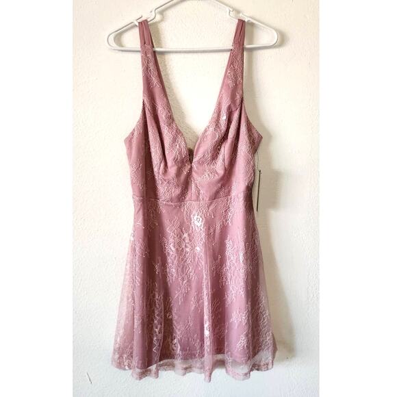 Lulus Fueled by Love Mauve Purple Lace Skater Dress Medium NWT - Picture 2 of 12